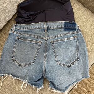 Abercrombie maternity mom short